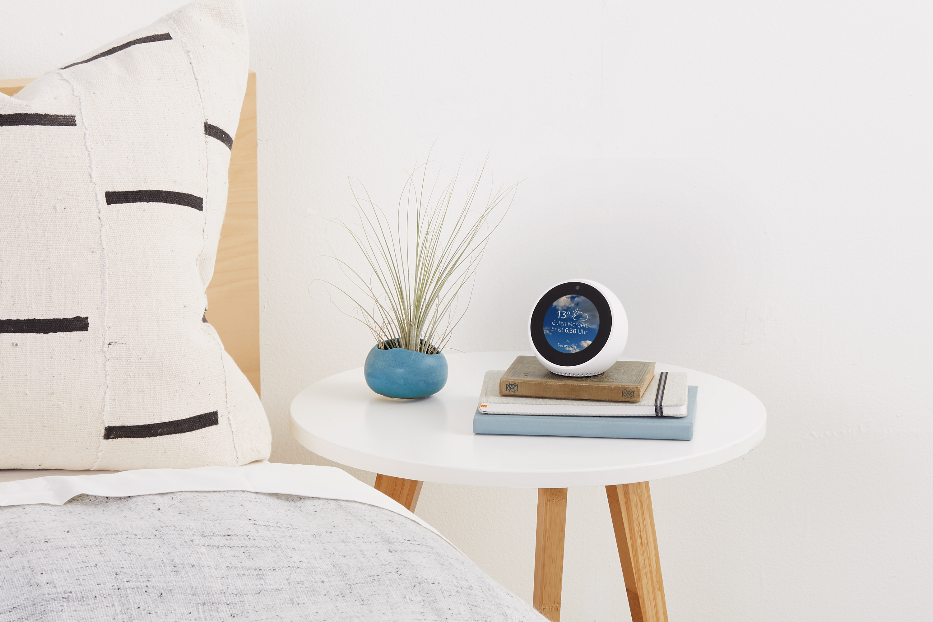Amazon Echo Spot schwarz Smart Home Hub mit Bildschirm
