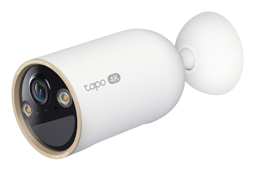 Weiß-goldene Tapo 4K Überwachungskamera für den Außenbereich mit Nachtsichtfunktion und fortschrittlicher Sicherheitstechnologie